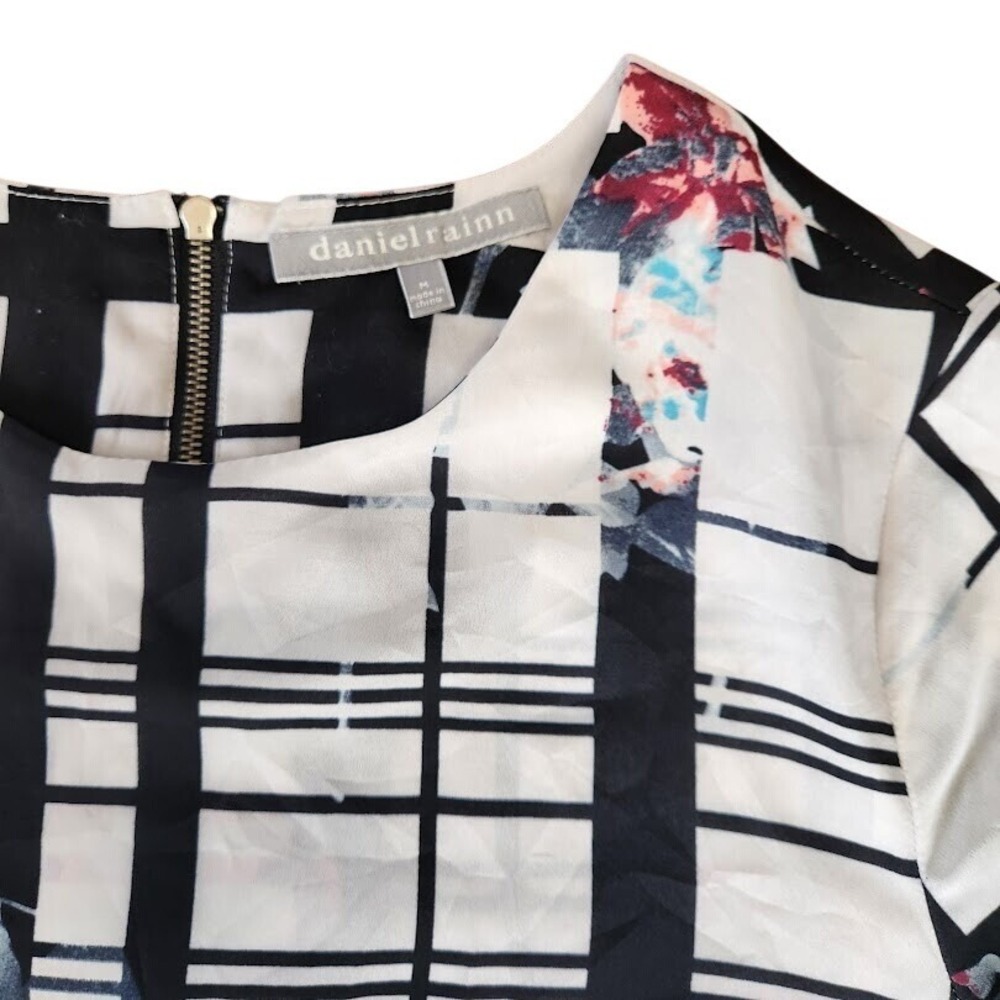 Daniel Rainn Black White Floral Graphic Print Short Sleeve Zipper Top M A44 - Picture 5 of 5